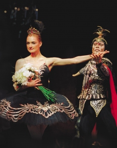 Irina_Kolesnikova_as_Odile._Rothbart_-_Dinchik_Saykeev