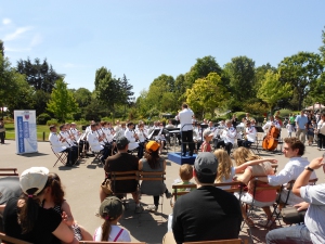 Fanfare_des_Gardiens_de_la_Paix_au_Jardin_dAcclimatation_-_DR