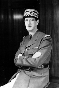 18_se_montrer_de_Gaulle_par_Howard_Coster_1940