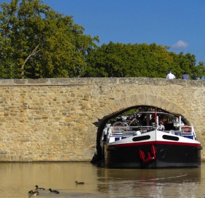 pont-de-Capestang-canal-du-midi_