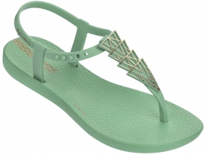 IPANEMA_ENFANT_CHARM_SANDAL_82084_22021_00_HD_24_euros