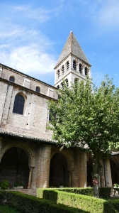 Saone_et_Loire_Cloitre_de_lAbbaye_de_Tournus_Credit_S.Guenerie