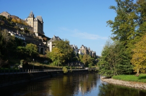 Uzerche_depuis_la_Vezere