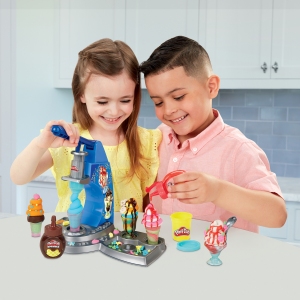 E6688_LS_PD_DRIZZY_ICE_CREAM_PLAYSET_4