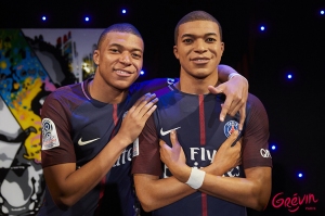 Kylian_Mbappe_est_entre_a_Grevin_BD