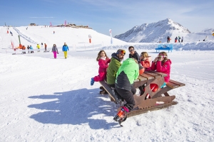 Valmorel_pique-nique_en_famille