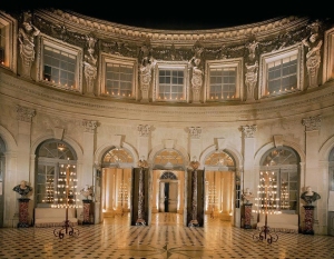 GRAND-SALON-AUX-CHANDELLES---Photo-Vaux-le-Vicomte-