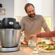 Cuisine en famille avec le robot pâtissier Serie 6 de Bosch