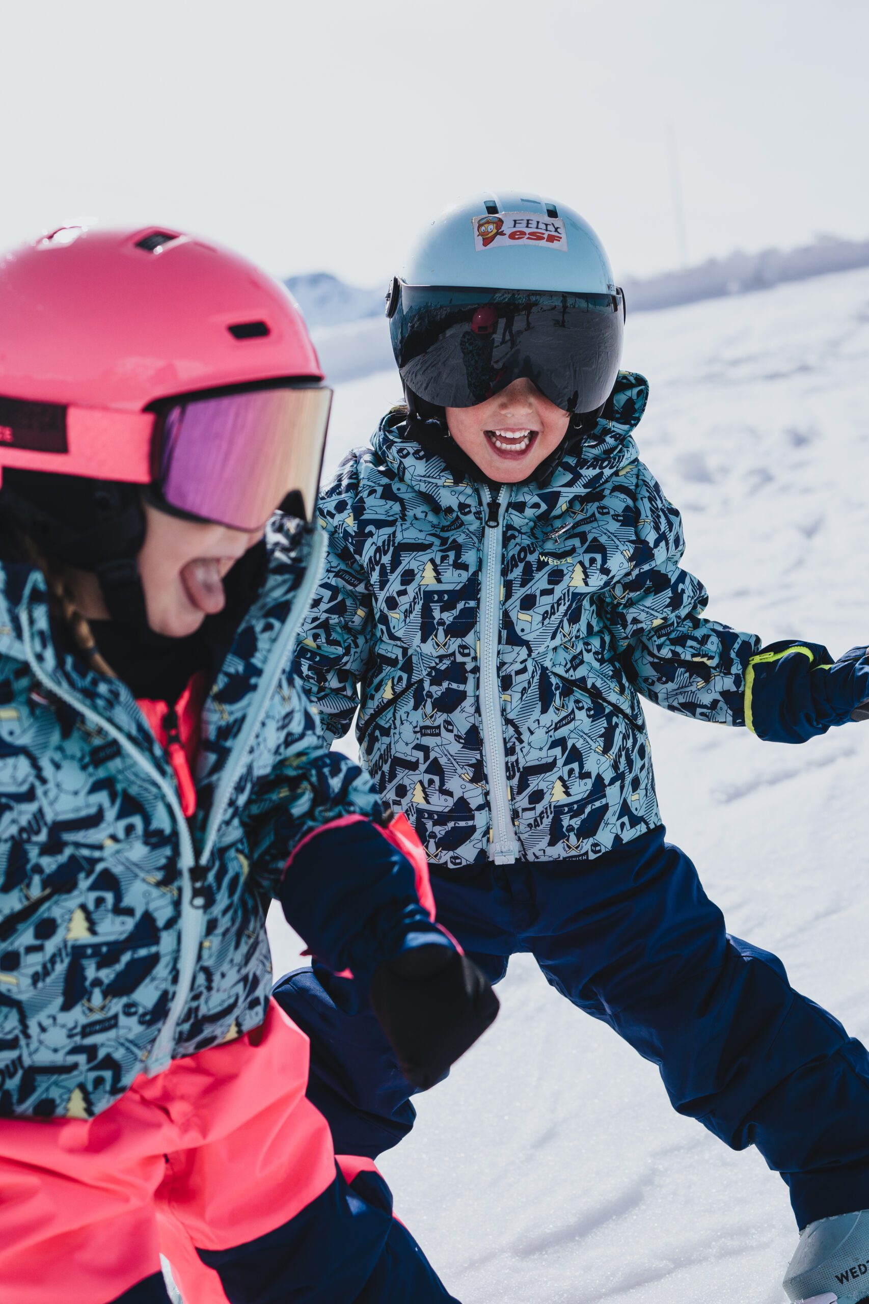 Photos d'enfants habillés en tenue de skis Decathlon